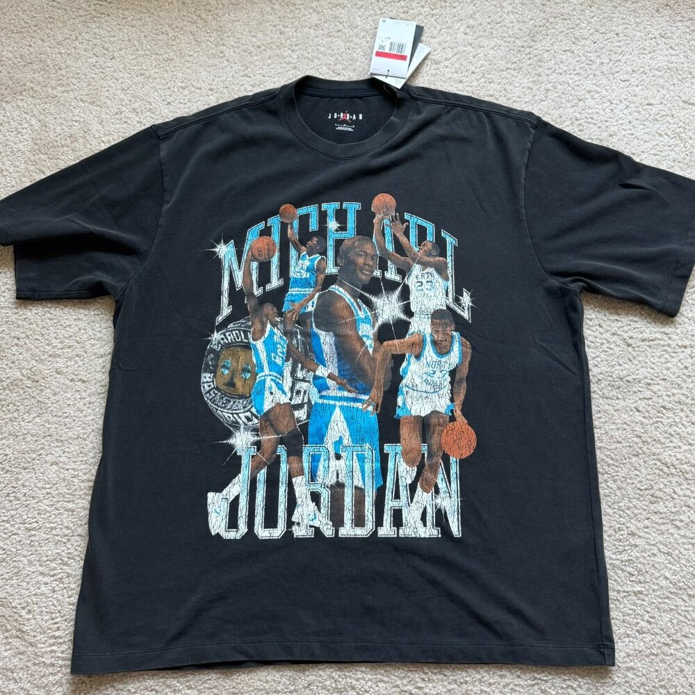 Nike Jordan Flight Essentials Graphic T-Shirt Short Sleeve HQ8940-010 Men Size L